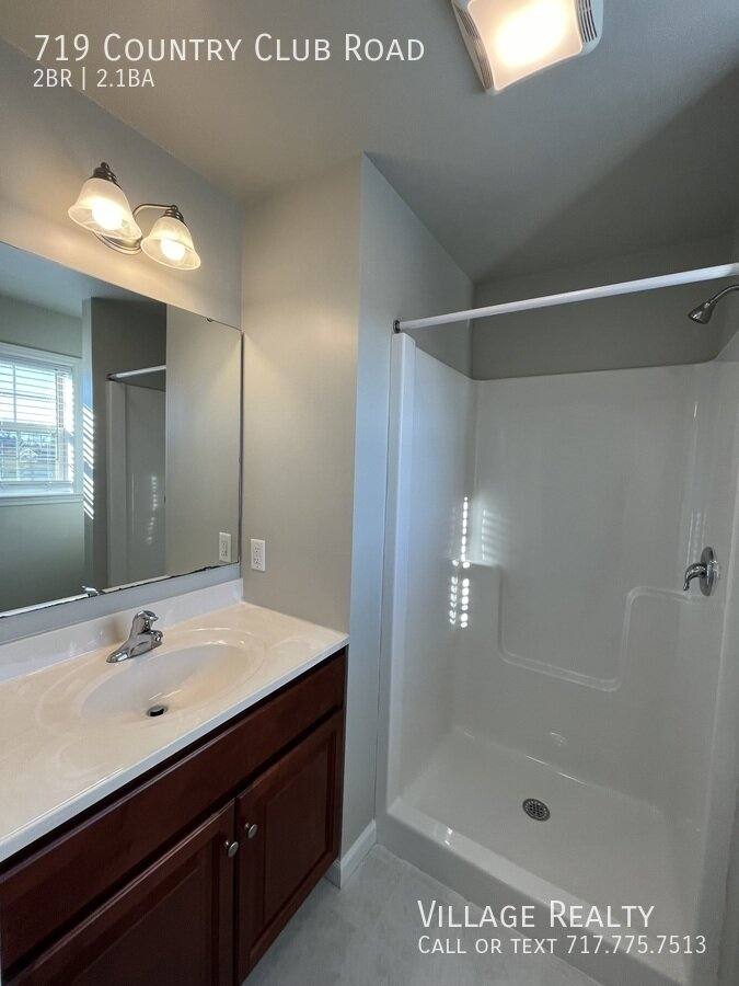 719 Country Club Rd, Red Lion, PA 17356 - Townhouse for Rent - Image 10