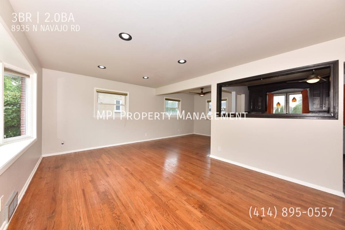 8935 N Navajo Rd, Milwaukee, WI 53217 - House for Rent - Image 9