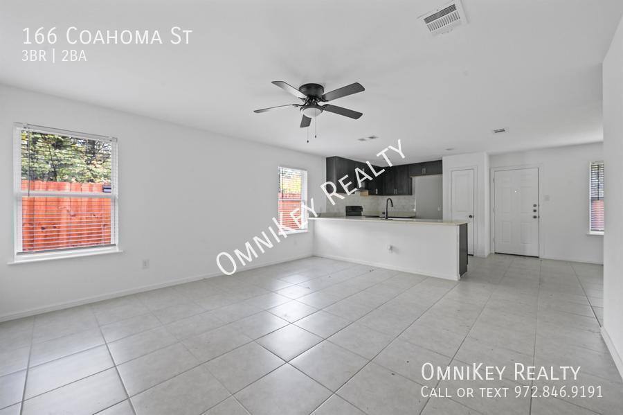 166 Coahoma St, Mabank, TX 75156 - House for Rent - Image 2