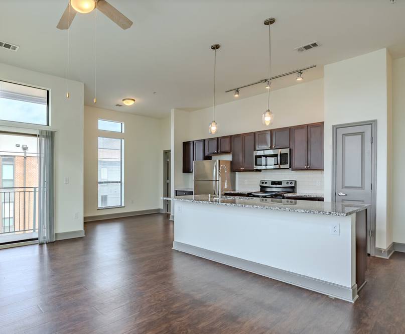 207 Pierce St #ID10021, Houston, TX 77002 - Apartment for Rent - Image 1