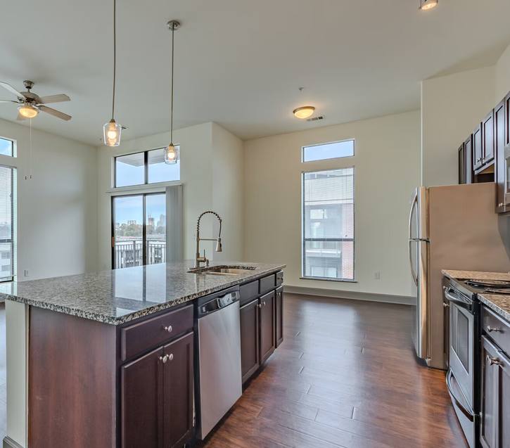 207 Pierce St #ID10021, Houston, TX 77002 - Apartment for Rent - Image 3