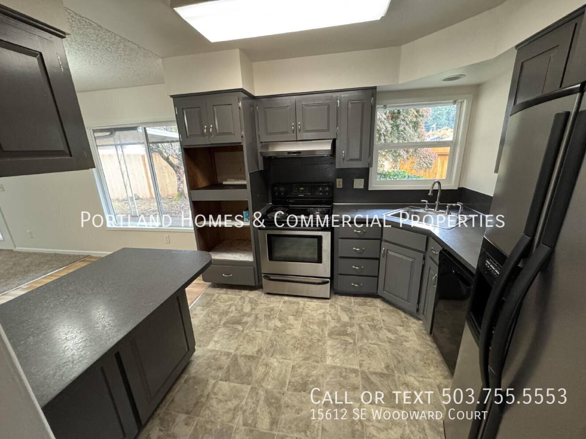 15612 SE Woodward Court, Portland, OR 97236 - House for Rent - Image 4