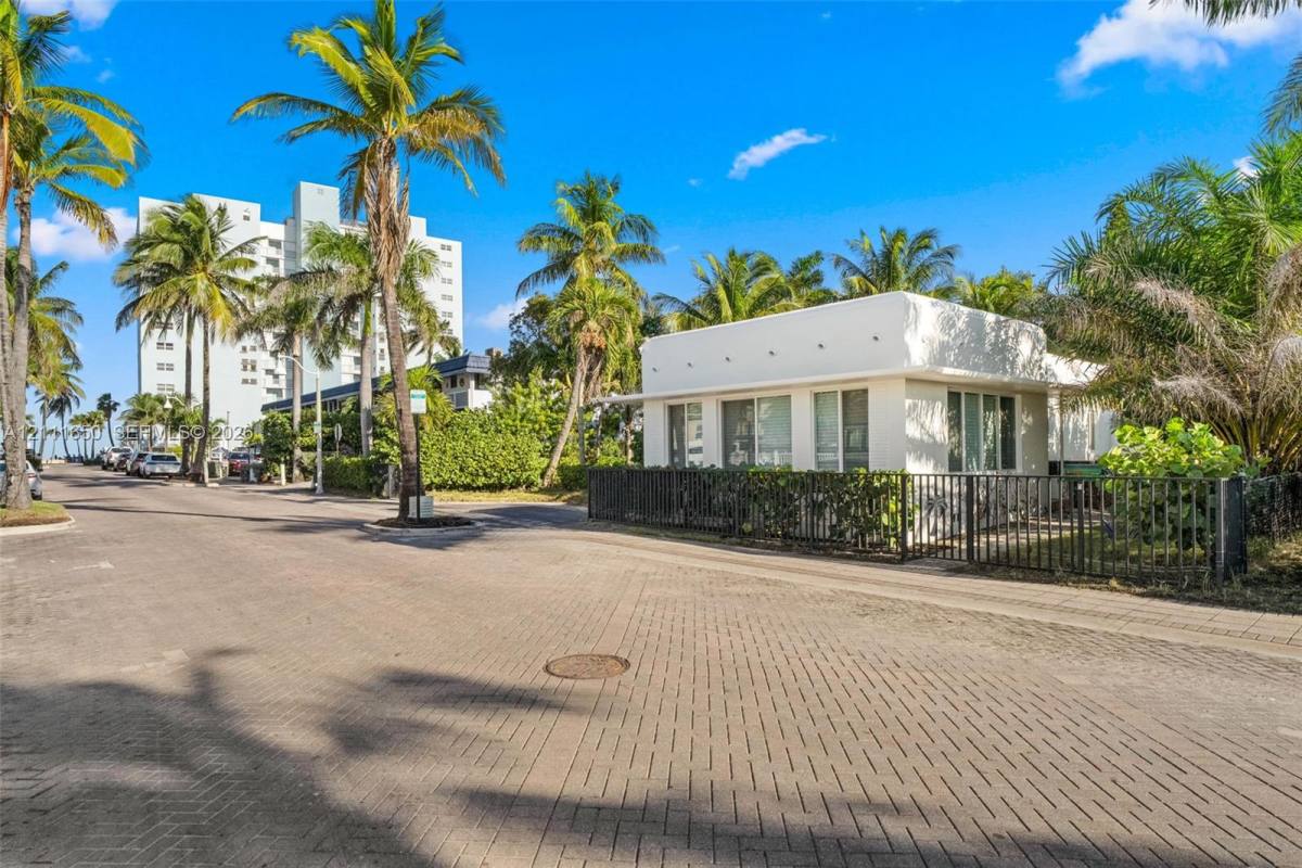 Apartment for rent at 338 Taylor St #1, Hollywood, FL 33019