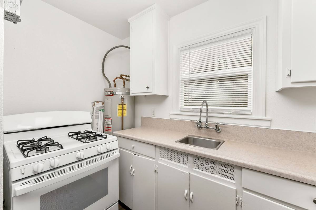 3324 1/2 6th Ave, Sacramento, CA 95817 - Apartment for Rent - Image 9