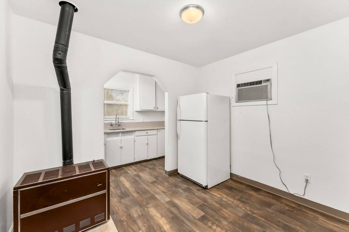 3324 1/2 6th Ave, Sacramento, CA 95817 - Apartment for Rent - Image 6