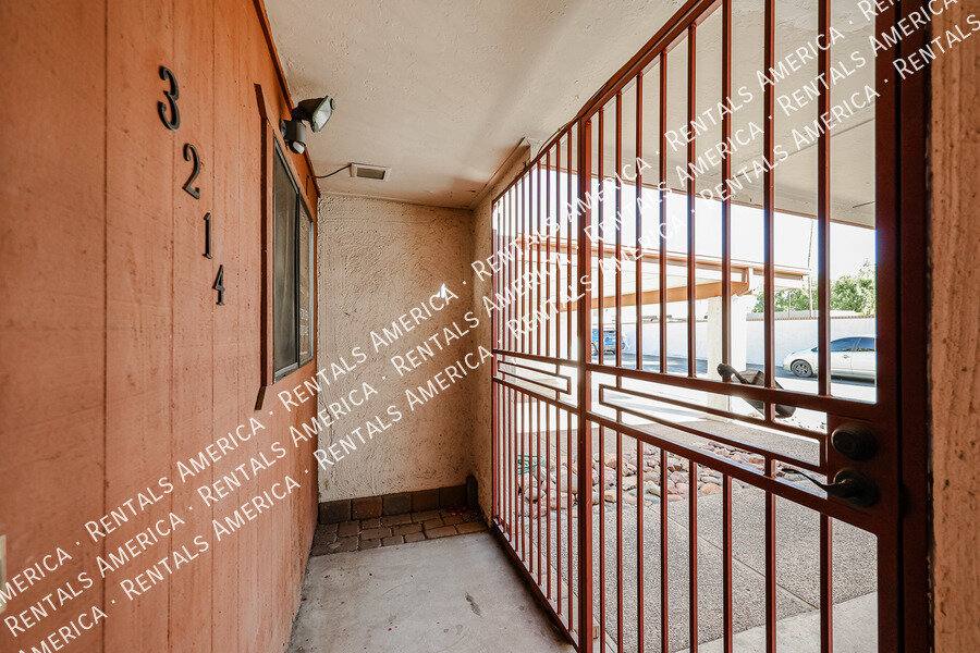 3214 S El Camino Dr, Tempe, AZ 85282 - Townhouse for Rent - Image 2