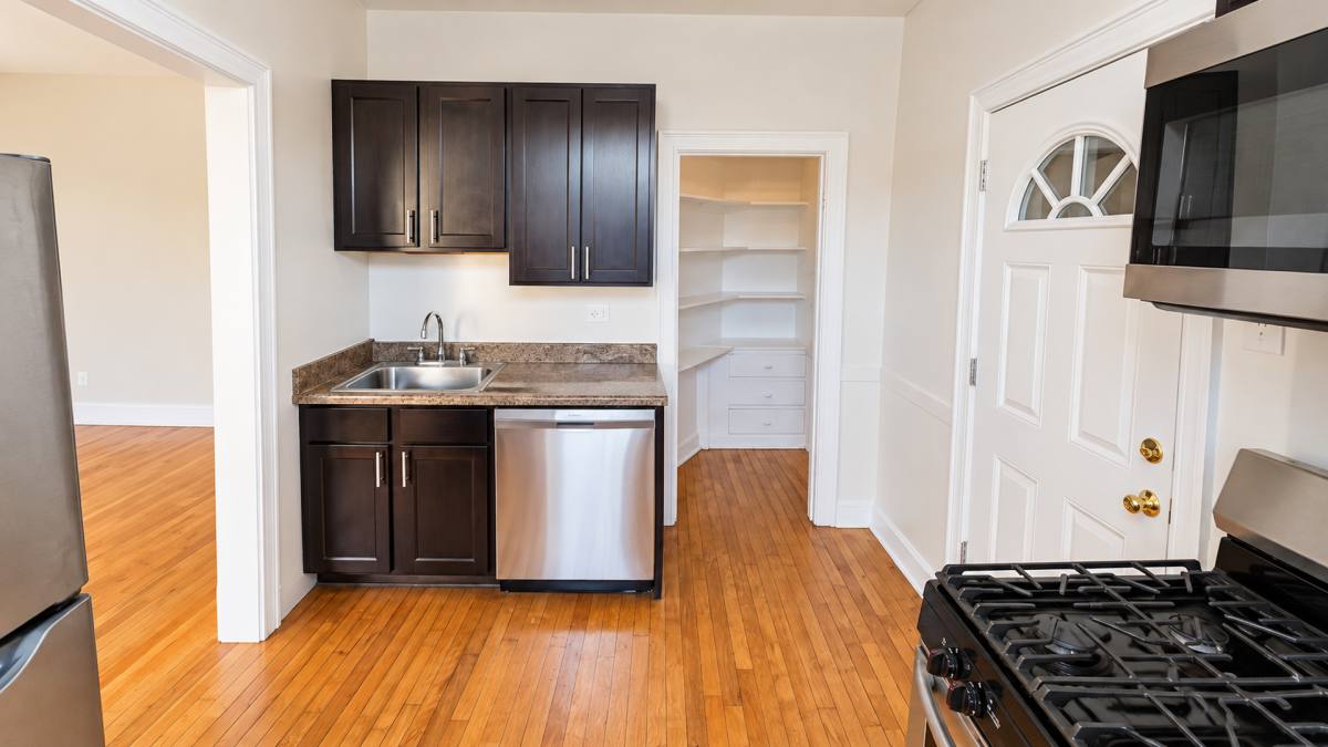 2336 W Addison #H2, Chicago, IL 60618 - Apartment for Rent - Image 2