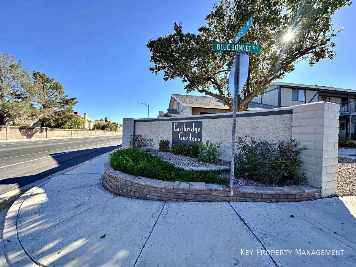 Condo for rent at 2757 Carnation Court, Henderson, NV 89074