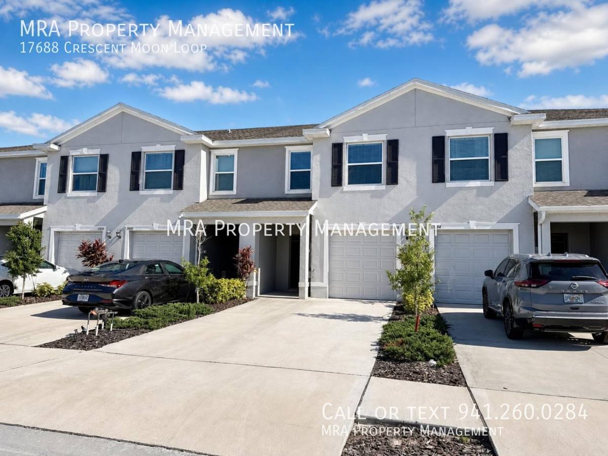 Townhouse for rent at 17688 Crescent Moon Loop, Bradenton, FL 34211
