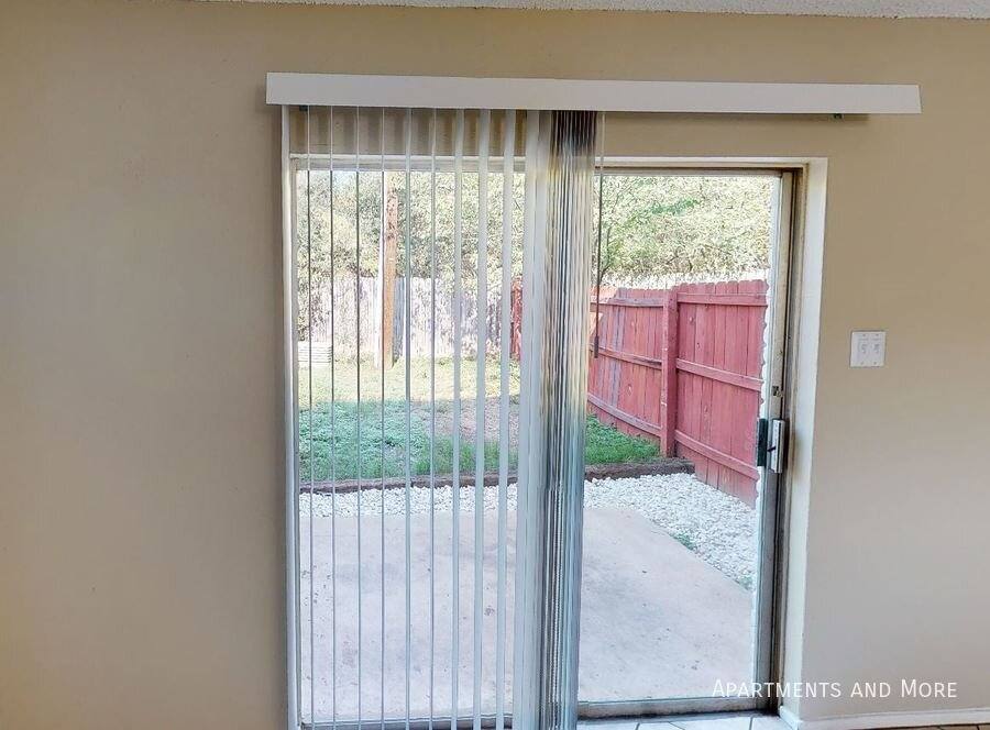 317 Craddock Ave #1302, San Marcos, TX 78666 - Townhouse for Rent - Image 10