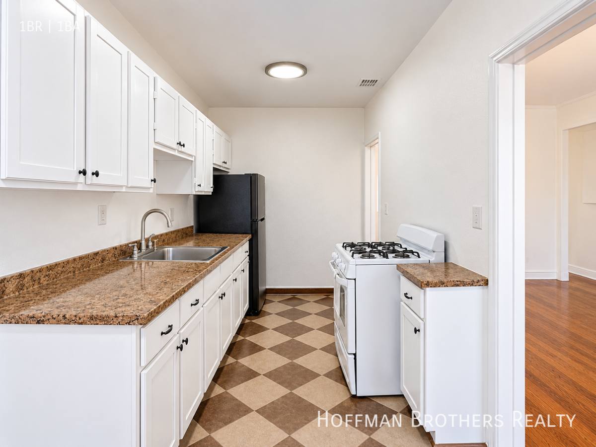 250 S Kenmore Ave #301, Los Angeles, CA 90004 - Apartment for Rent - Image 2