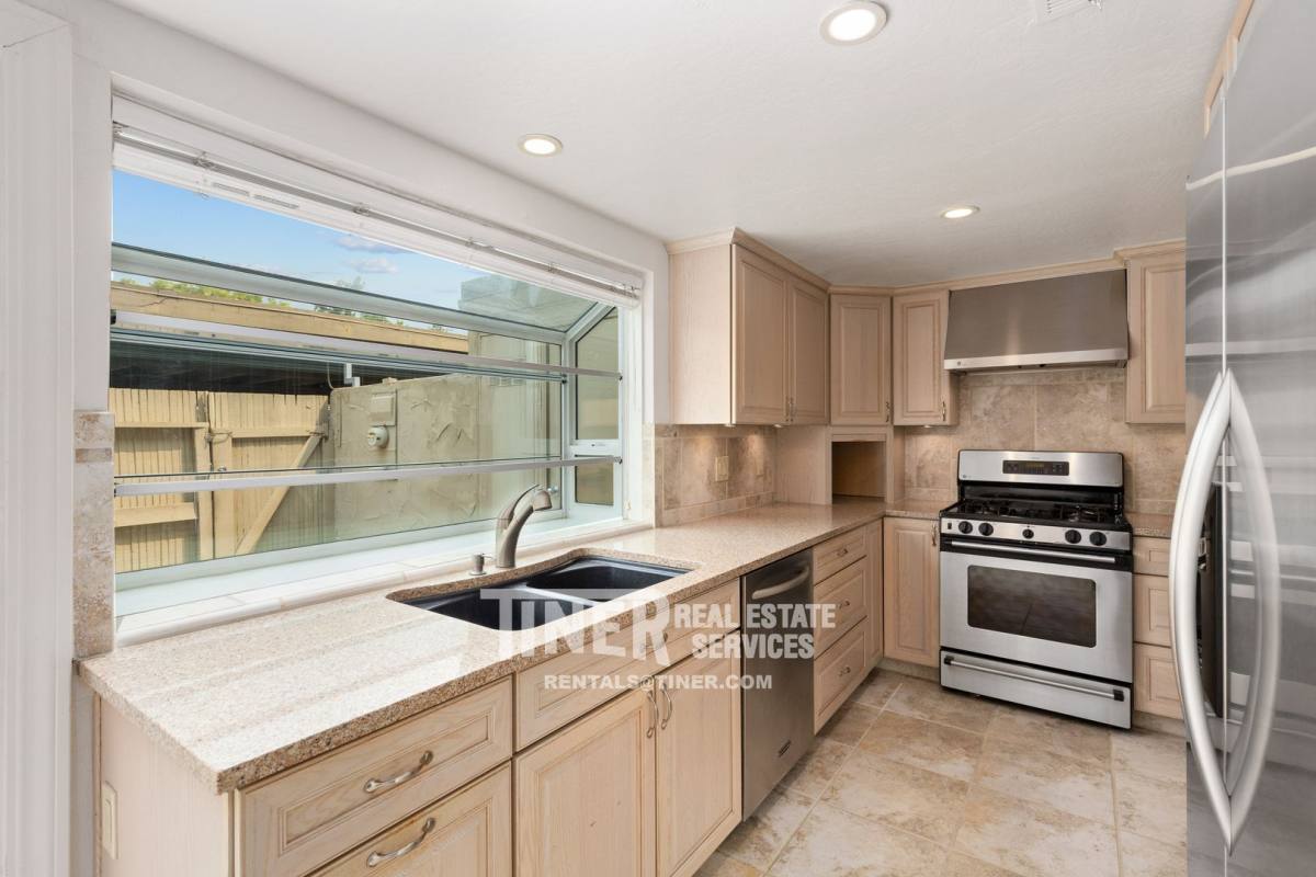 2452 Via Camino Ave, Carmichael, CA 95608 - Townhouse for Rent - Image 8
