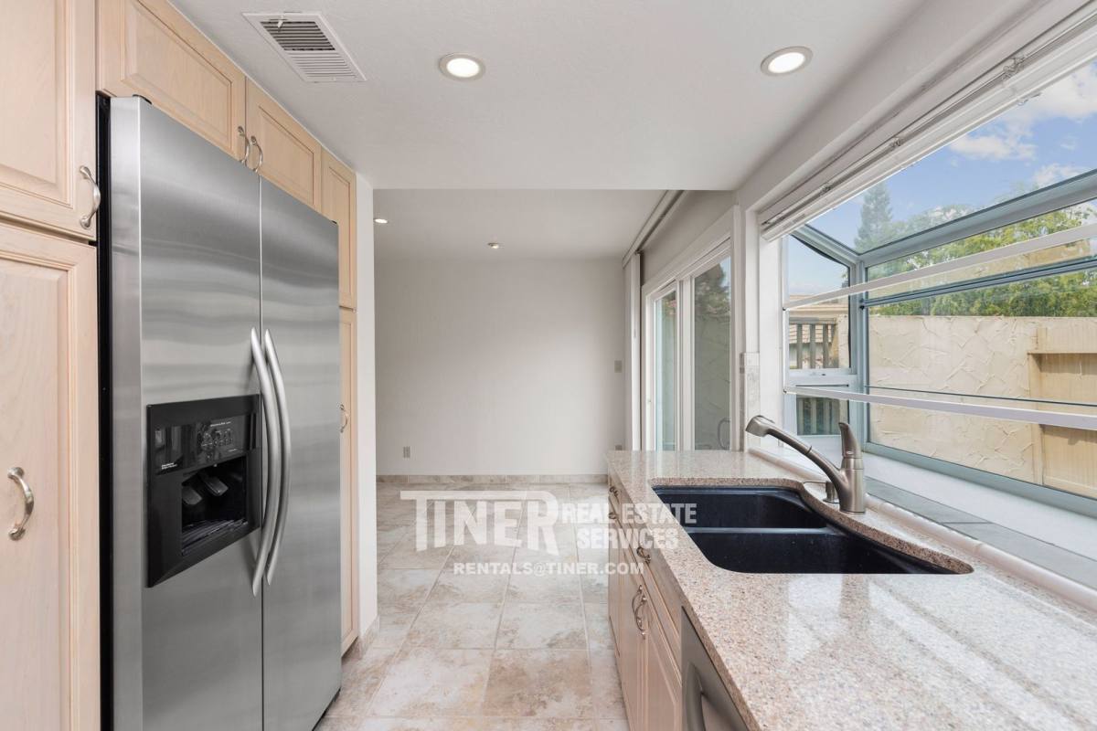 2452 Via Camino Ave, Carmichael, CA 95608 - Townhouse for Rent - Image 10