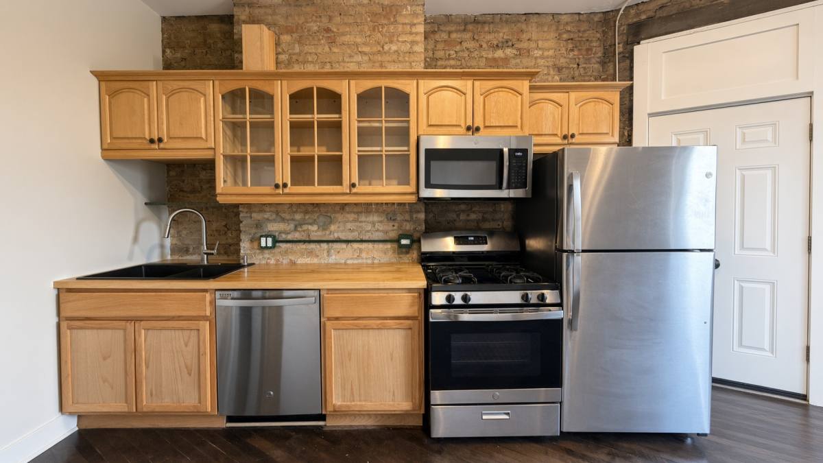 3803 N Clark St #2, Chicago, IL 60613 - Apartment for Rent - Image 2