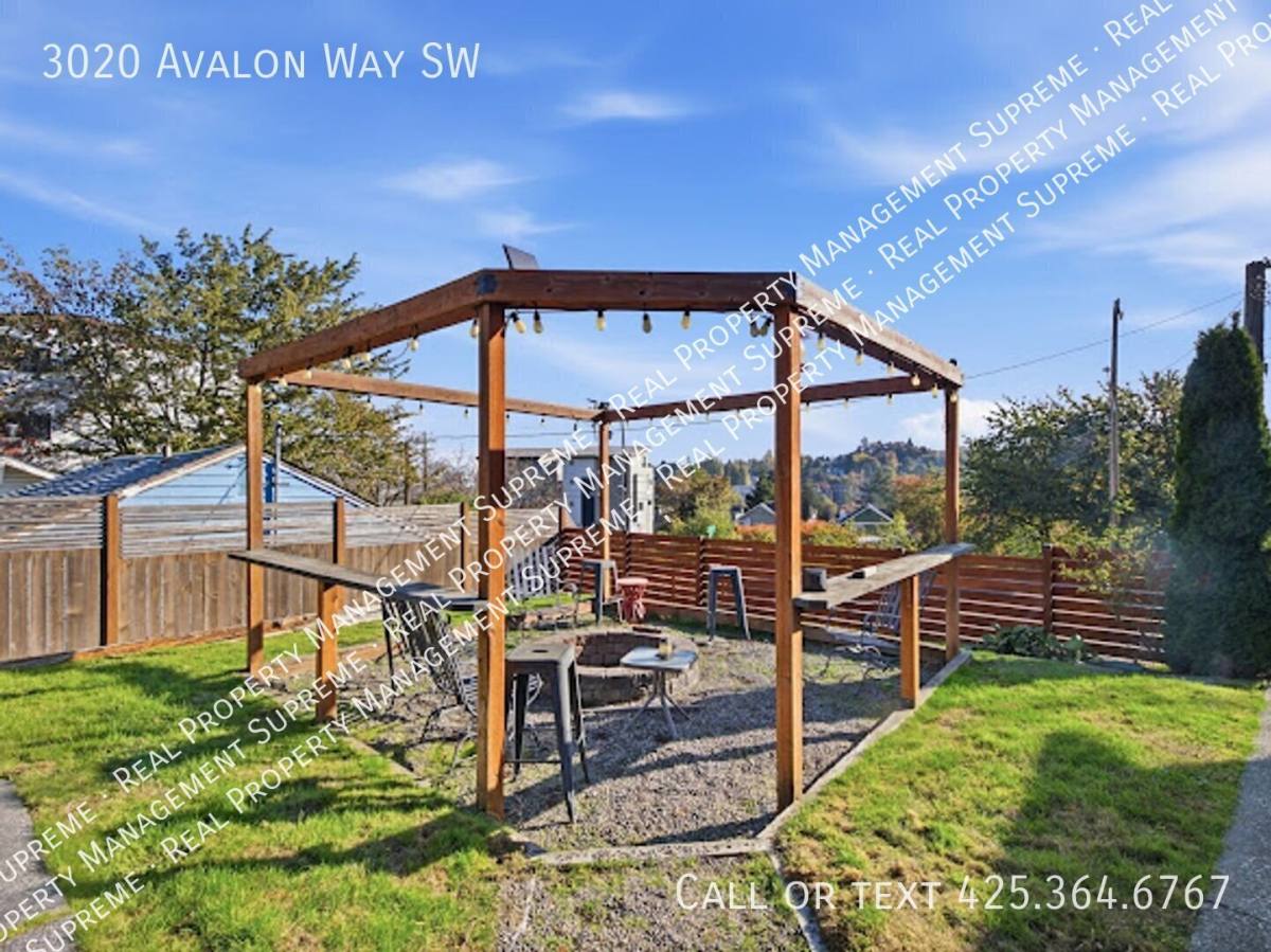3020 Avalon Way SW, Seattle, WA 98126 - House for Rent - Image 2