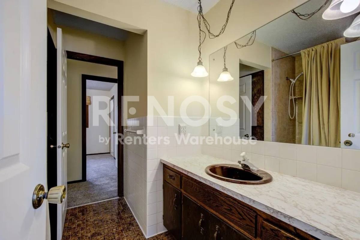2280 26th Ave NW, St. Paul, MN 55112 - House for Rent - Image 8