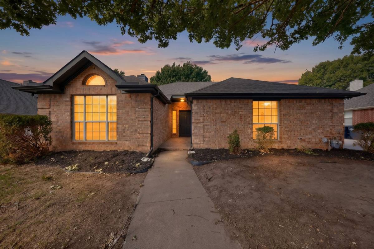House for rent at 2205 Woodcrest Dr, McKinney, TX 75071