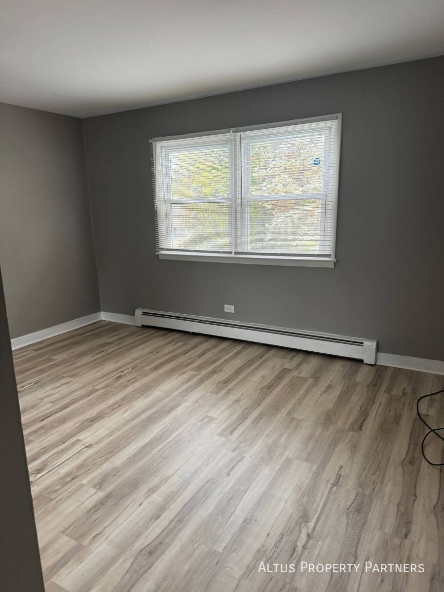 Apartment for rent at 4336 Lindenwood Dr #2NW, Matteson, IL 60443