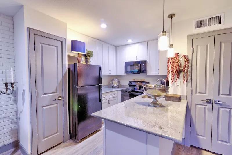 2623 Whitney St #TH-2, Houston, TX 77006 - Apartment for Rent - Image 6