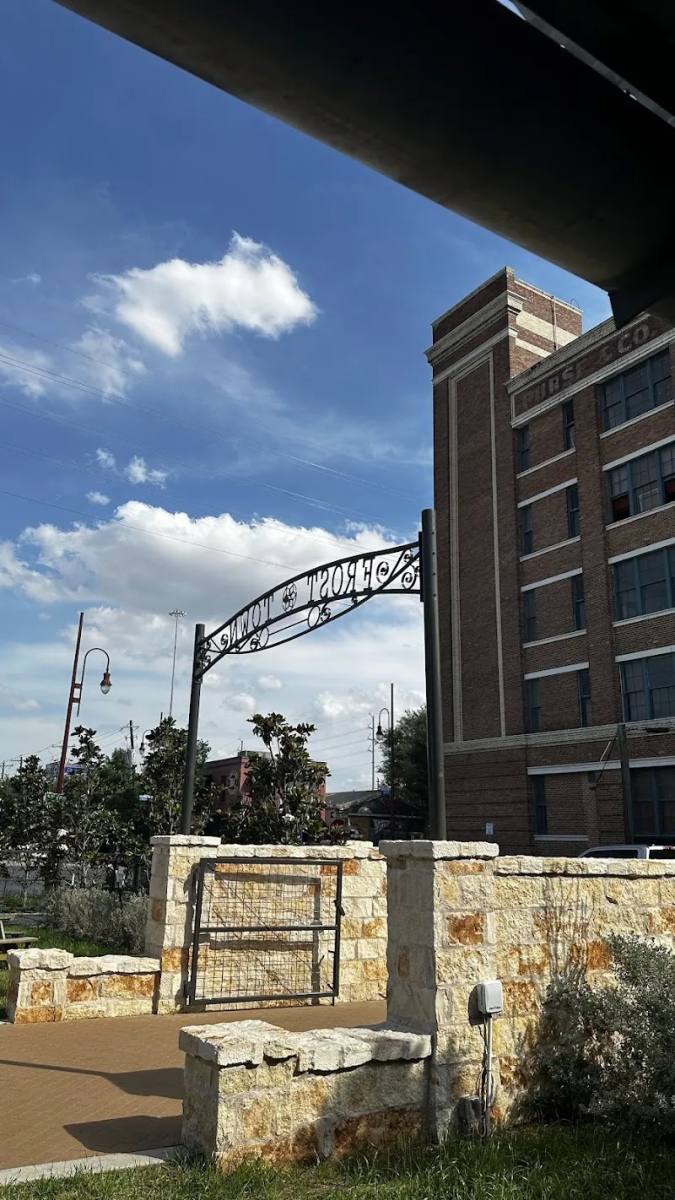 15 N Chenevert St #512, Houston, TX 77002 - Apartment for Rent - Image 9