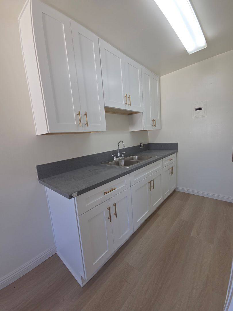 812 S Glendale Ave, Glendale, CA 91205 - Apartment for Rent - Image 2