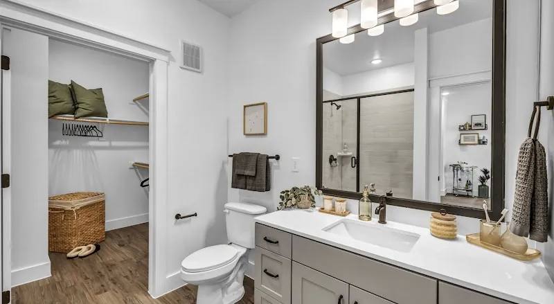 7205 E Ben White Blvd, Austin, TX 78741 - Apartment for Rent - Image 3