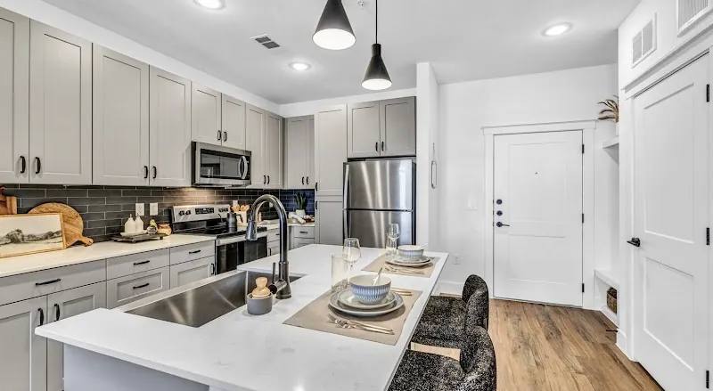 7205 E Ben White Blvd, Austin, TX 78741 - Apartment for Rent - Image 5