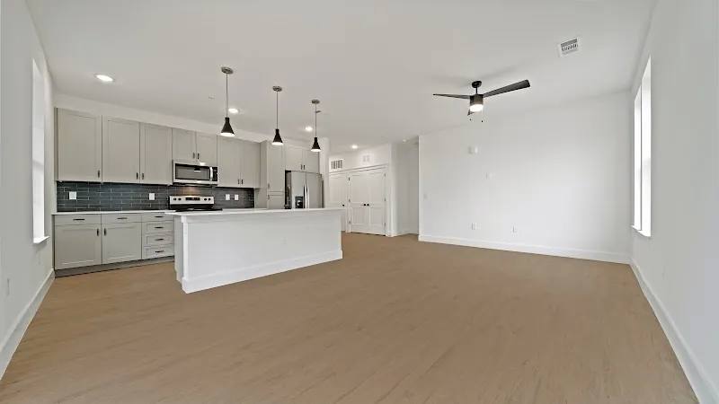 7205 E Ben White Blvd, Austin, TX 78741 - Apartment for Rent - Image 4