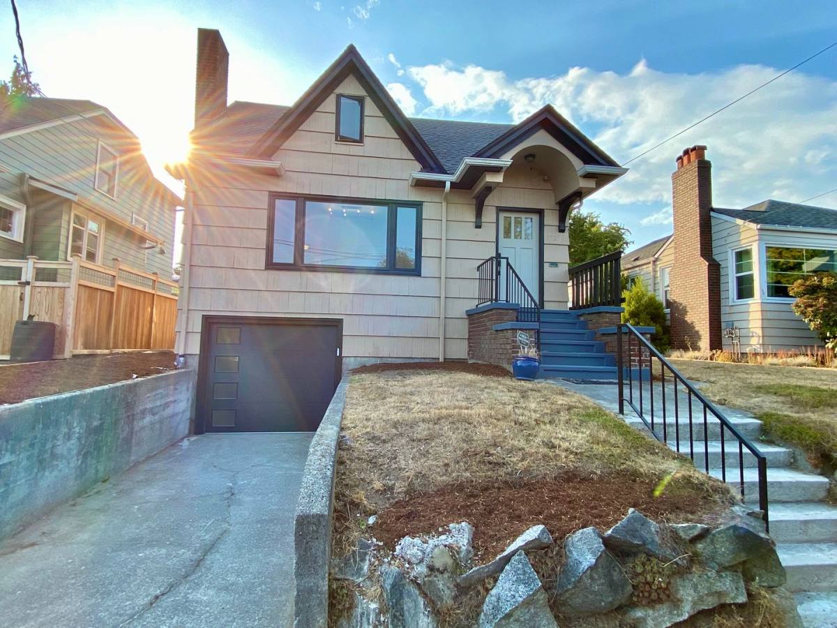 7721 Dibble Ave NW, Seattle, WA 98117 - House for Rent - Image 1