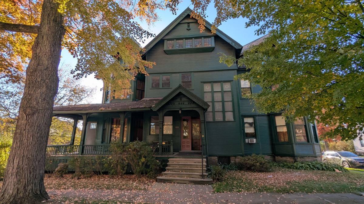 121 4th St NE, Massillon, OH 44646 - Apartment for Rent