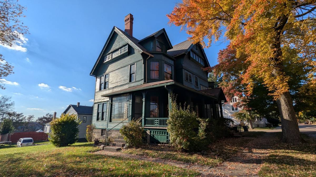 121 4th St NE, Massillon, OH 44646 - Apartment for Rent - Image 2