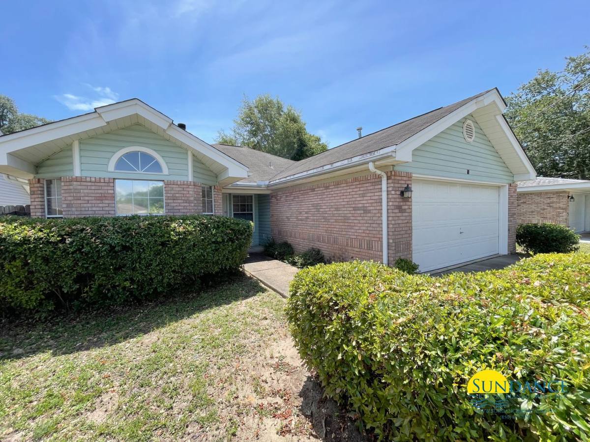 House for rent at 70 9th St, Shalimar, FL 32579