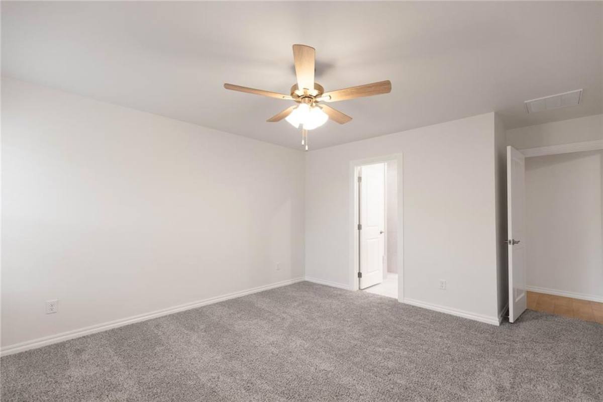 8708 Poppey Place, Yukon, OK 73099 - House for Rent - Image 4