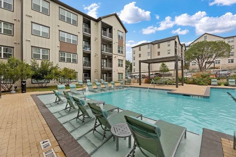 2405 Montopolis Dr #B2, Austin, TX 78741 - Apartment for Rent - Image 1