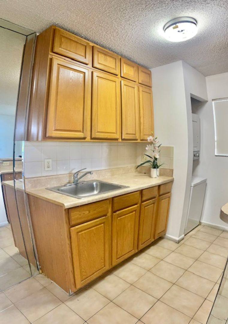 588 Trace Circle #202, Deerfield Beach, FL 33441 - Apartment for Rent - Image 9