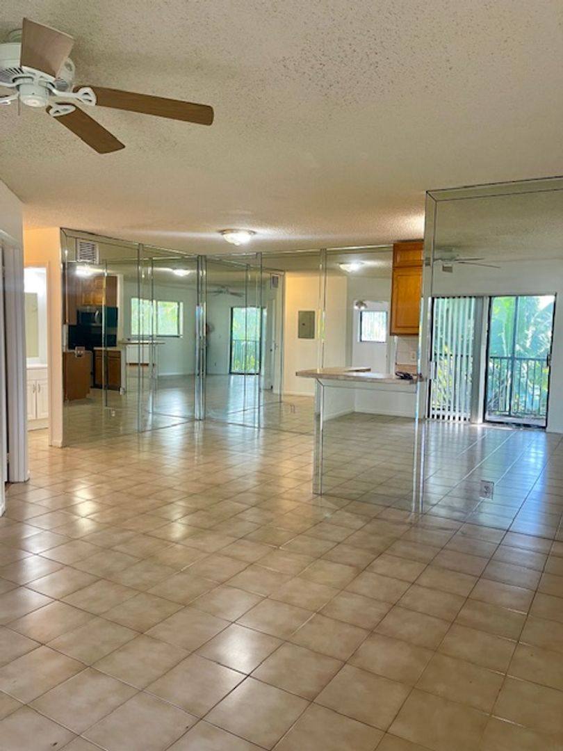 588 Trace Circle #202, Deerfield Beach, FL 33441 - Apartment for Rent - Image 3