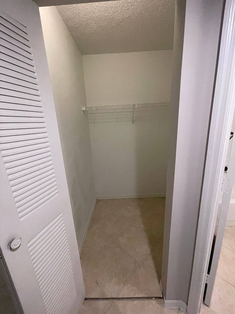 4177 N Haverhill Rd #821, West Palm Beach, FL 33417 - Apartment for Rent - Image 4