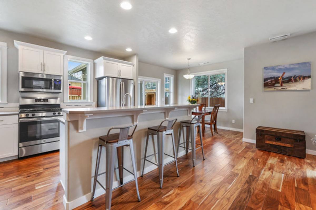 19650 Harvard Place, Bend, OR 97702 - House for Rent - Image 10