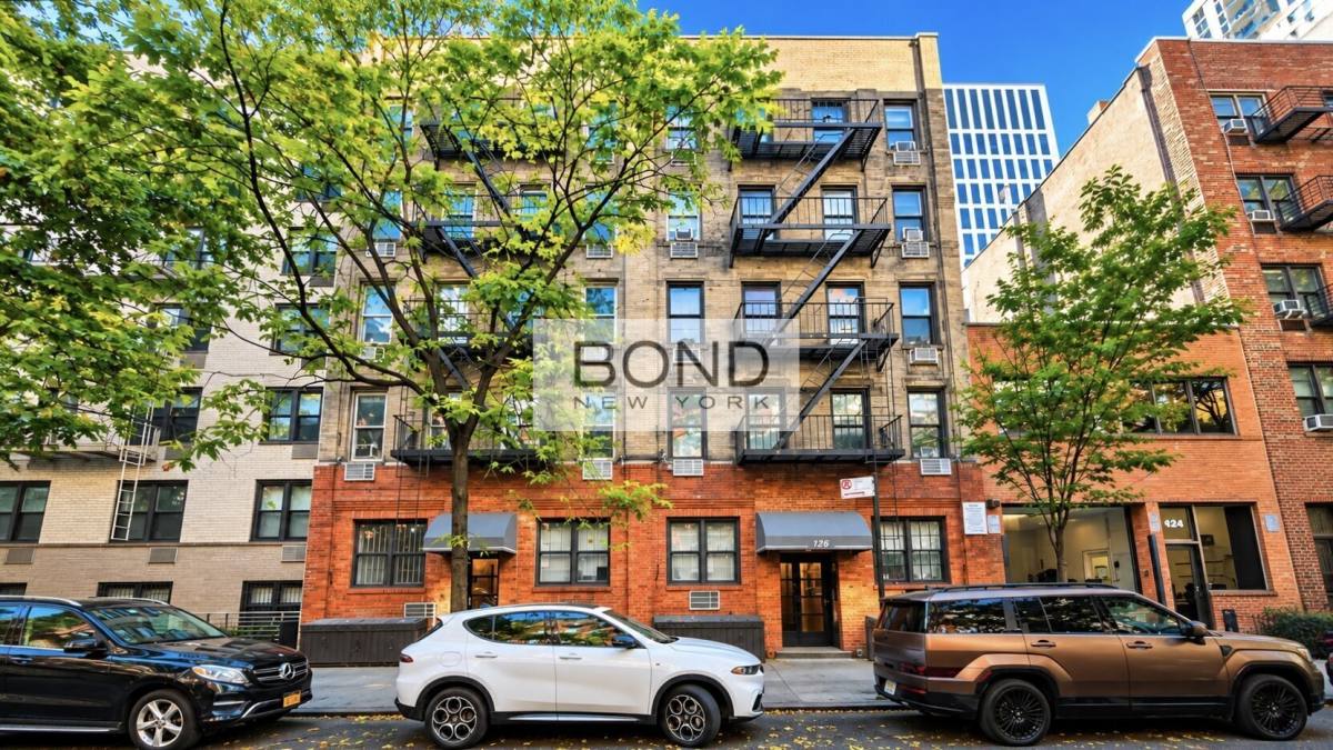Apartment for rent at 428 E 81st St #11, New York, NY 10028