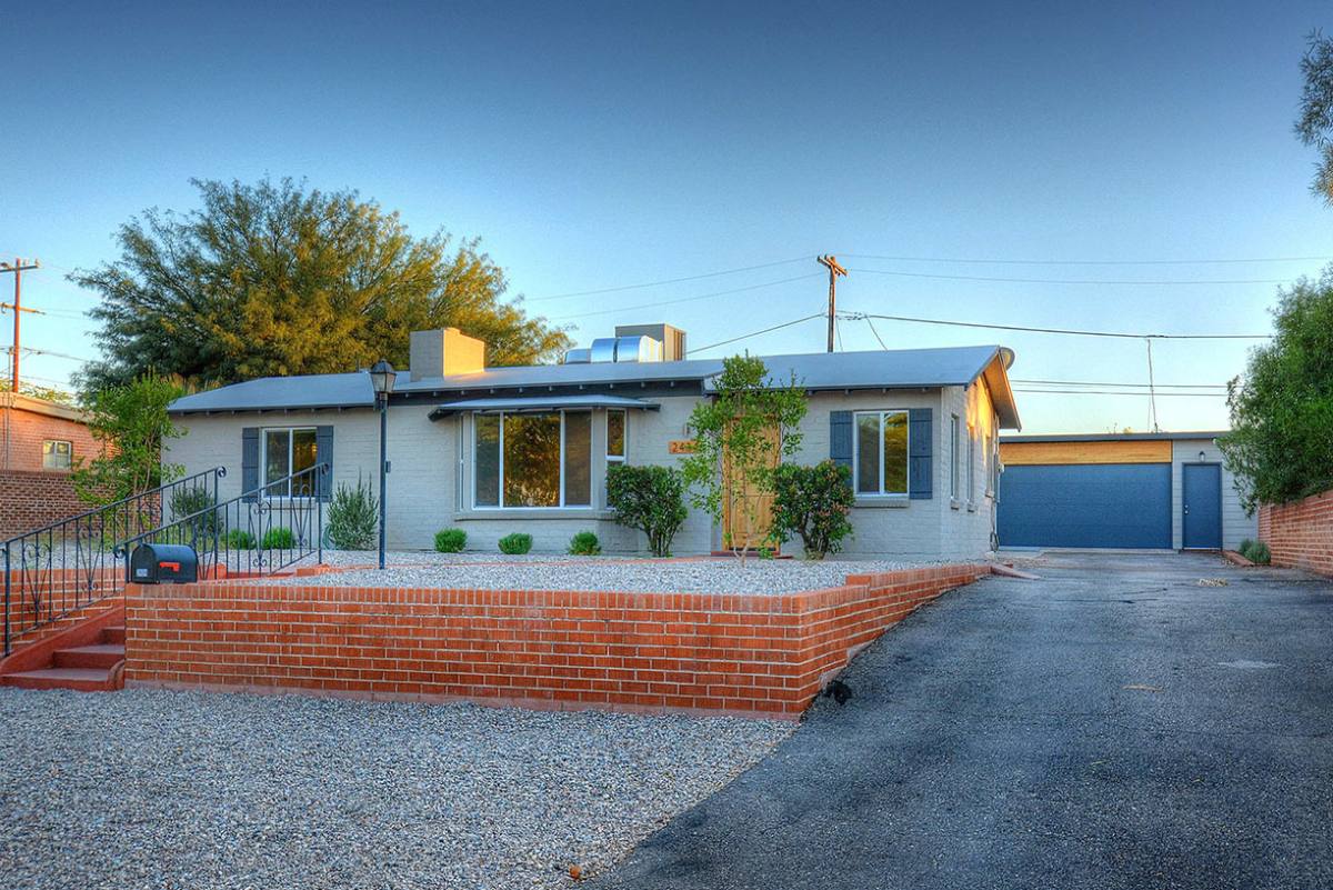 2434 E 9th St, Tucson, AZ 85719 - House for Rent - Image 2