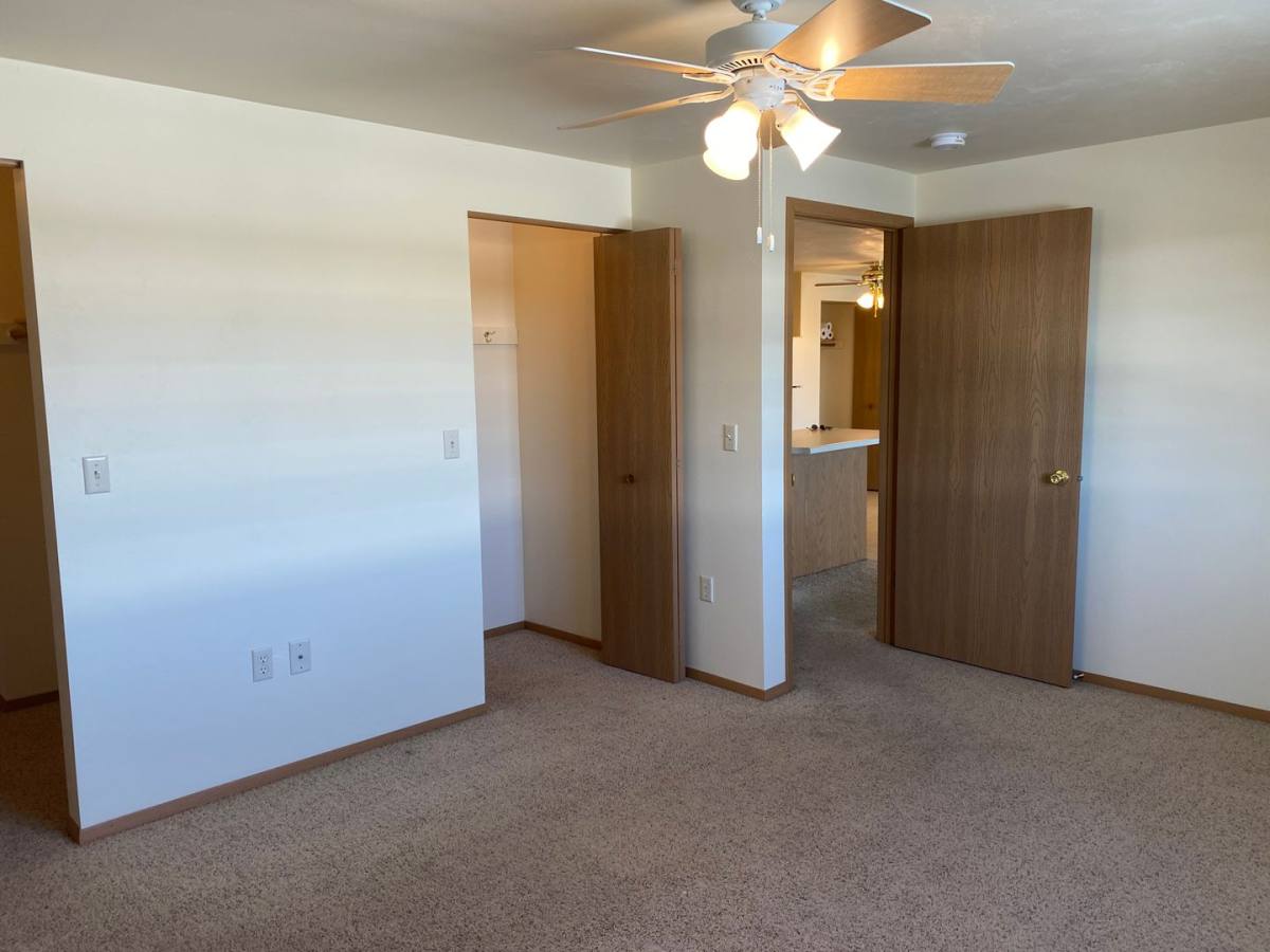 515, 525 & 535 W Schindler Place, Menasha, WI 54952 - Apartment for Rent - Image 5