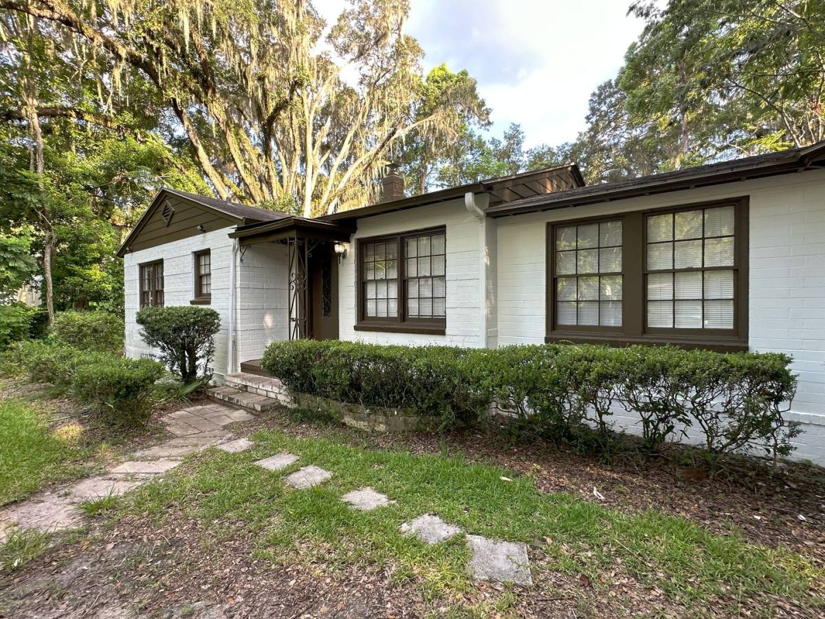 2619 NW 2nd Ave, Gainesville, FL 32607 - House for Rent - Image 2