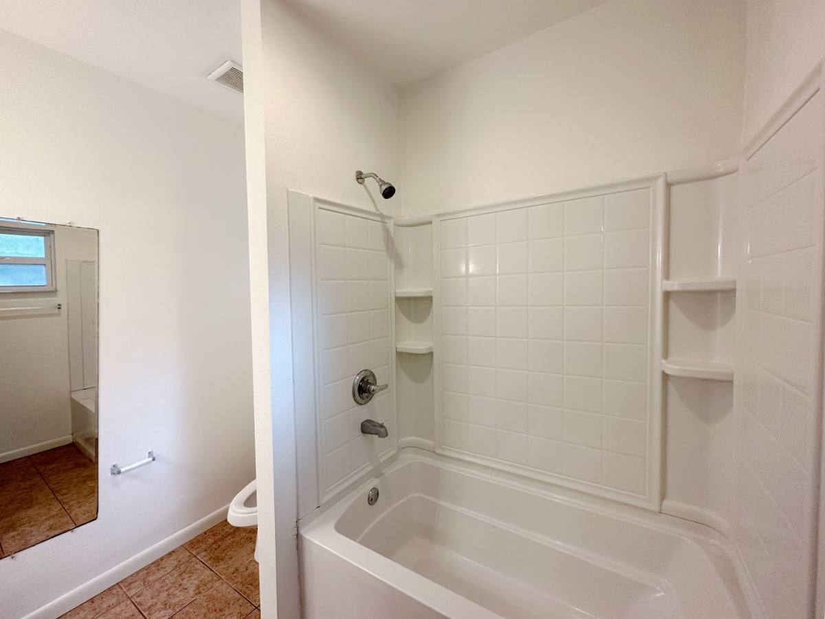 2619 NW 2nd Ave, Gainesville, FL 32607 - House for Rent - Image 10