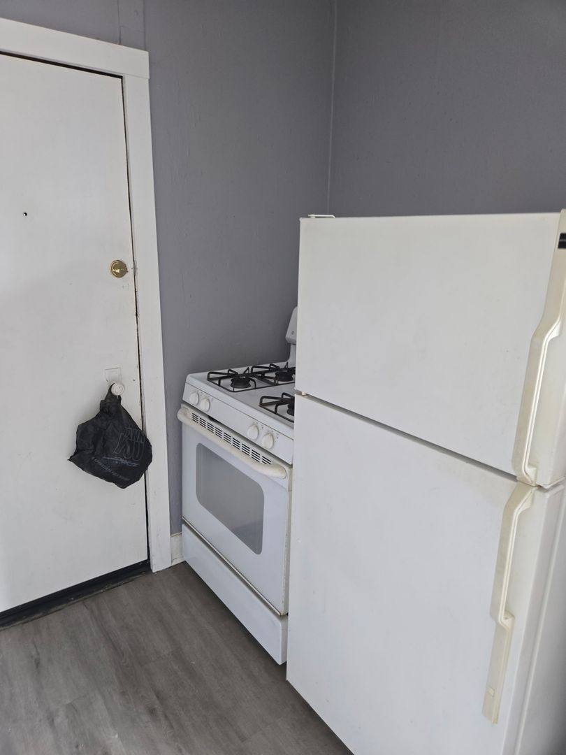 6825 S Perry Ave, Chicago, IL 60621 - Apartment for Rent - Image 10