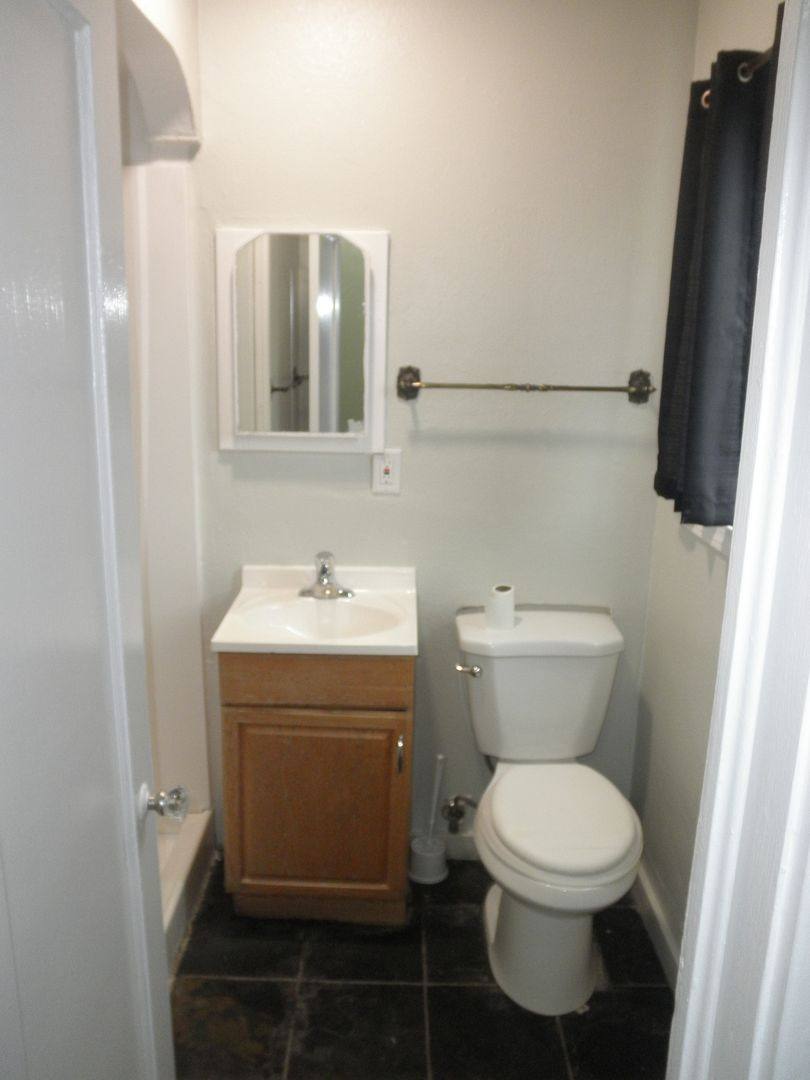 1116 3rd St NW, Salem, OR 97304 - House for Rent - Image 6