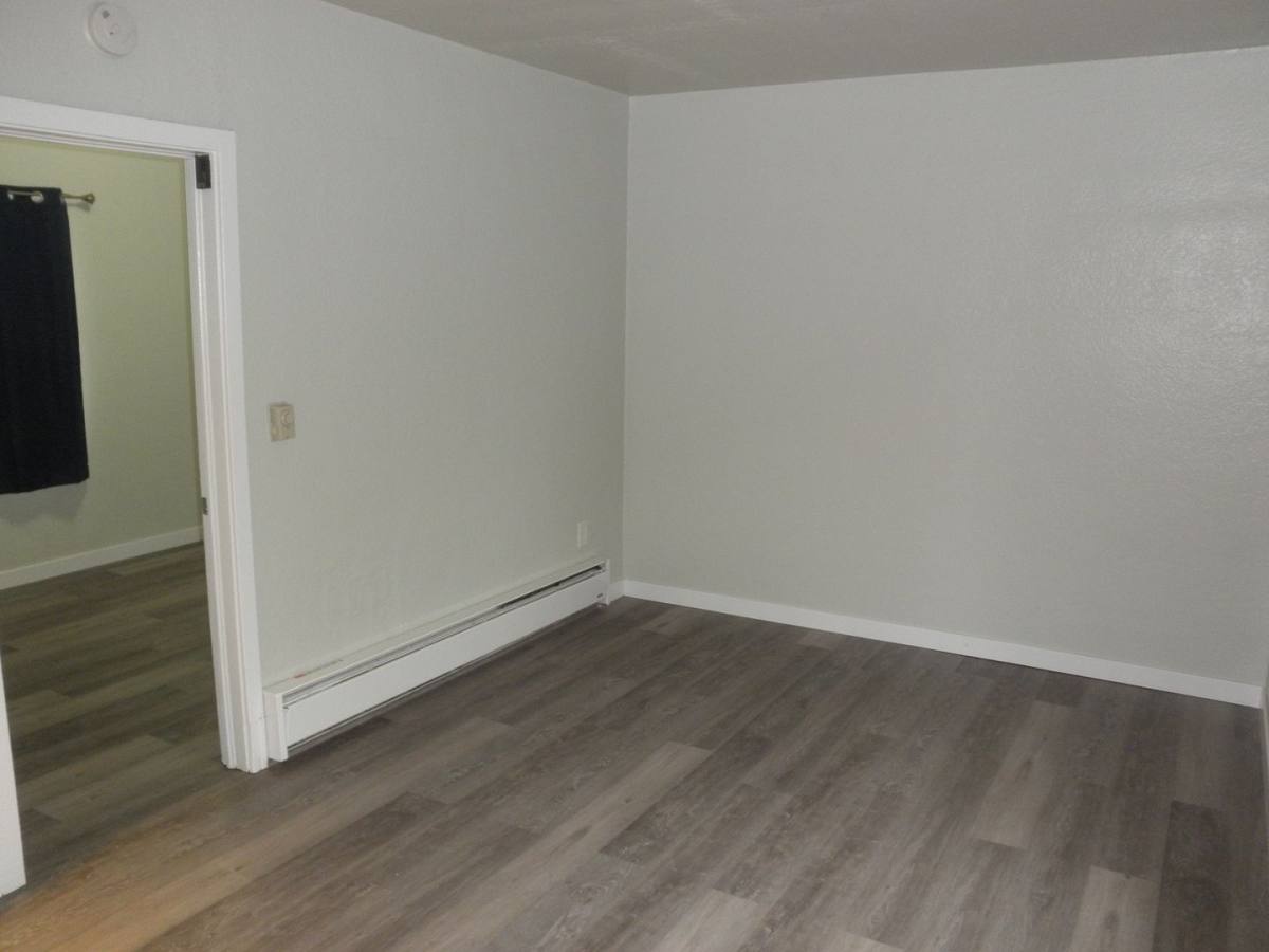 1116 3rd St NW, Salem, OR 97304 - House for Rent - Image 3