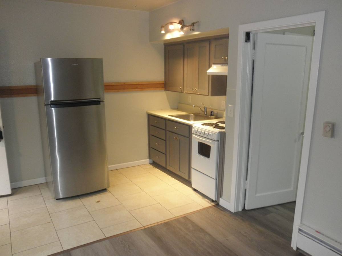 1116 3rd St NW, Salem, OR 97304 - House for Rent - Image 1