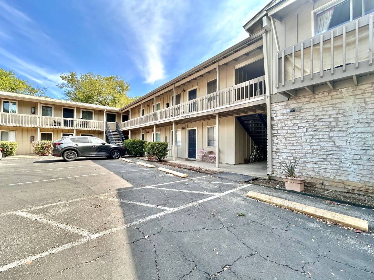 4209 Burnet Rd #208, Austin, TX 78756 - House for Rent - Image 1