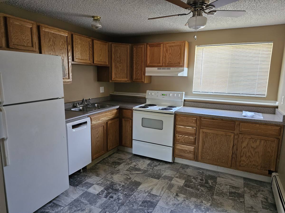 1155 Chiricahua Loop #3, Colorado Springs, CO 80915 - Apartment for Rent - Image 4