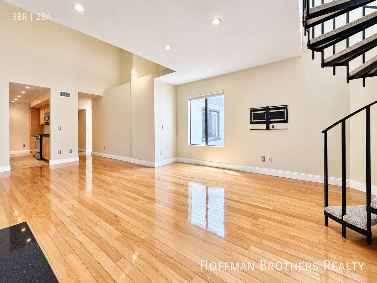 Apartment for rent at 1940 N Highland Ave #74, Los Angeles, CA 90068